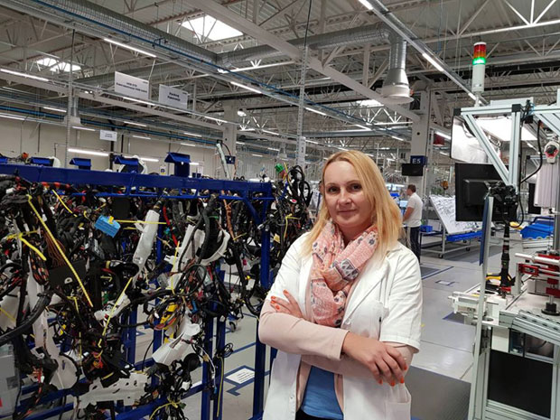 Леони постаје и српски бренд